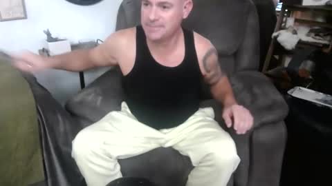 Snapshot of showingoff40 chatting on November 27, 2025, 8:00 pm Red4040 online show from November 27, 2025, 8:00 pm