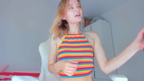 Snapshot of showmejenny chatting on June 24, 2026, 3:05 am jennywoody online show from June 24, 2026, 3:05 am