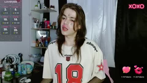 Snapshot of shun_sun chatting on December 7, 2024, 5:59 am Shun White online show from December 7, 2024, 5:59 am