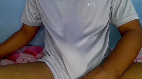 Snapshot of shy_eyes_ chatting on December 6, 2024, 9:21 am shyeyes online show from December 6, 2024, 9:21 am