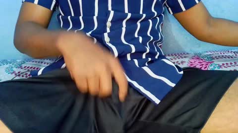 Snapshot of shy_eyes_ chatting on January 19, 2025, 2:38 pm shyeyes online show from January 19, 2025, 2:38 pm