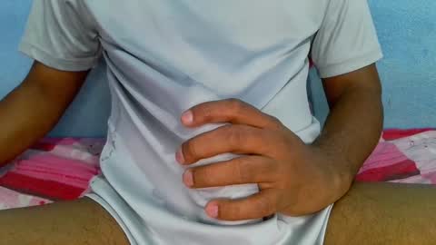 Snapshot of shy_eyes_ chatting on February 6, 2025, 2:44 am shyeyes online show from February 6, 2025, 2:44 am