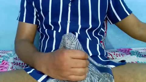 Snapshot of shy_eyes_ chatting on February 21, 2025, 2:27 pm shyeyes online show from February 21, 2025, 2:27 pm