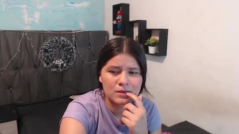 Snapshot of shy_latingirl2 chatting on December 31, 2024, 12:15 pm Ana online show from December 31, 2024, 12:15 pm