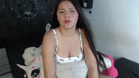 Snapshot of shy_latingirl2 chatting on January 22, 2025, 3:18 pm Ana online show from January 22, 2025, 3:18 pm