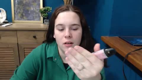 Snapshot of shy_lil chatting on November 7, 2025, 11:21 am shy_lil online show from November 7, 2025, 11:21 am