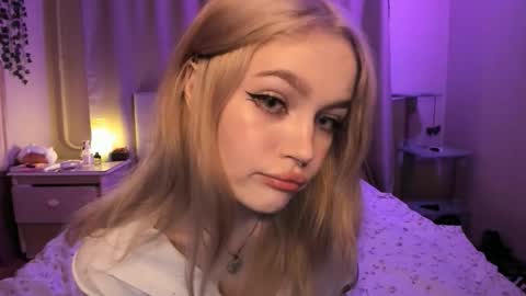 Snapshot of shy_meowmegan chatting on September 21, 2025, 9:38 pm Megan 3 online show from September 21, 2025, 9:38 pm