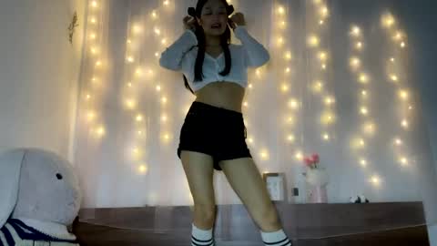 Snapshot of shy_pink_doll chatting on May 23, 2026, 4:11 pm shy_pink_doll online show from May 23, 2026, 4:11 pm