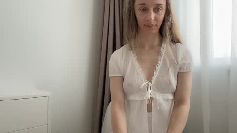 shy_schoolgirl_ online show from May 28, 2026, 12:35 pm