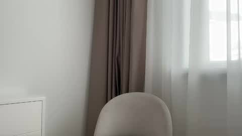 shy_schoolgirl_ online show from June 4, 2026, 6:52 am