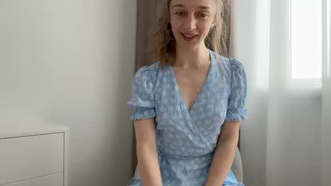 shy_schoolgirl_ online show from June 10, 2026, 12:04 pm