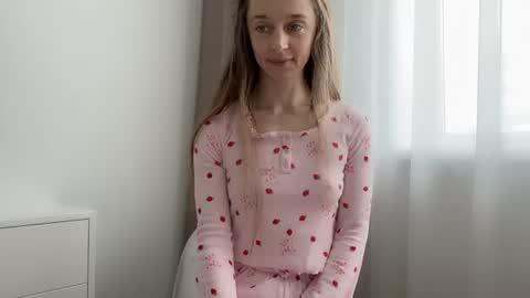 shy_schoolgirl_ online show from June 17, 2026, 11:56 am