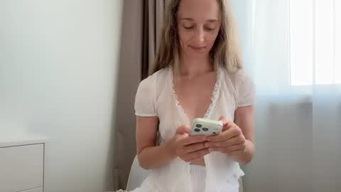 shy_schoolgirl_ online show from June 27, 2026, 12:22 pm