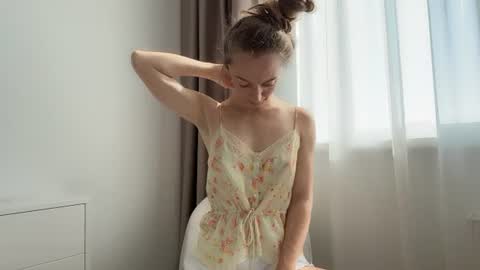 shy_schoolgirl_ online show from July 14, 2026, 6:18 am