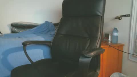 Snapshot of shyboyhugecum2020 chatting on September 29, 2025, 2:27 am shyboyhugecum2020 online show from September 29, 2025, 2:27 am