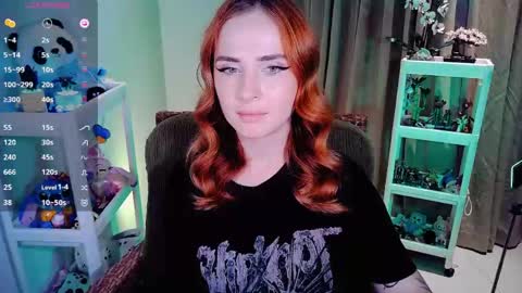 Snapshot of shyfoxxxy chatting on April 23, 2026, 12:29 pm Effie online show from April 23, 2026, 12:29 pm