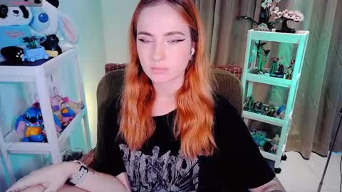 Snapshot of shyfoxxxy chatting on May 25, 2026, 6:08 am Effie online show from May 25, 2026, 6:08 am