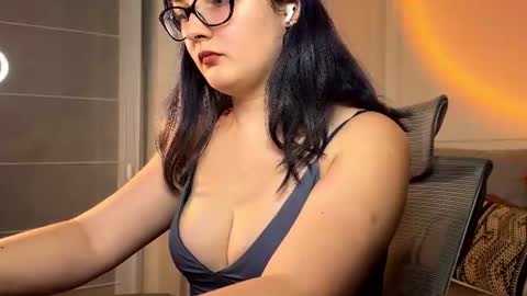 Vanessa online show from June 12, 2026, 7:24 pm