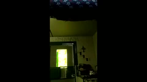 Snapshot of shylom28193 chatting on April 19, 2026, 12:43 am shylom28193 online show from April 19, 2026, 12:43 am