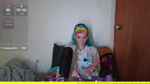 Hippie online show from June 10, 2026, 9:35 pm