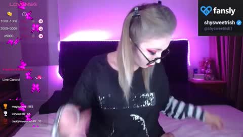 shysweetrish online show from November 17, 2025, 12:16 am