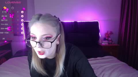 shysweetrish online show from April 3, 2026, 2:42 am