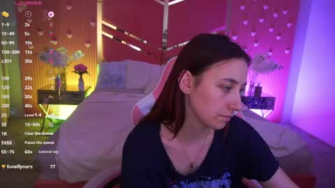 shyy_jany online show from June 17, 2026, 9:16 pm