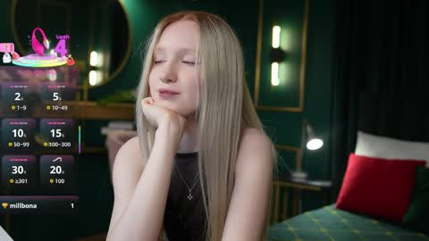 Snapshot of sia_hart chatting on April 27, 2026, 5:44 pm Sia online show from April 27, 2026, 5:44 pm