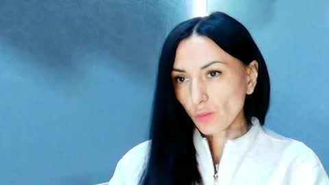 Siaconna online show from May 16, 2026, 7:38 am