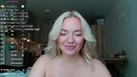 Snapshot of siberian_girl_ chatting on June 26, 2026, 5:56 am Eva online show from June 26, 2026, 5:56 am
