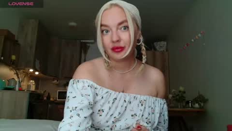 Snapshot of siberian_girl_ chatting on July 9, 2026, 4:49 am Eva online show from July 9, 2026, 4:49 am