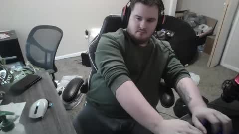 Snapshot of sideswitch chatting on November 10, 2025, 9:58 pm sideswitch online show from November 10, 2025, 9:58 pm