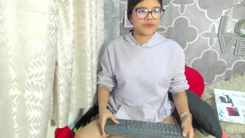 Snapshot of sidney_brownn chatting on June 11, 2026, 4:32 am sidney_brownn online show from June 11, 2026, 4:32 am