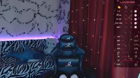 Snapshot of sidny_blush chatting on February 27, 2025, 8:50 am Sidny online show from February 27, 2025, 8:50 am