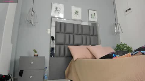 Keira online show from February 2, 2026, 11:42 am