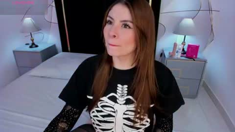  Sienna  online show from July 26, 2026, 3:47 am
