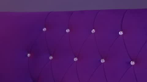 Sienna online show from October 6, 2025, 5:43 pm