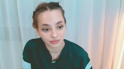 Snapshot of siennamia chatting on May 27, 2026, 4:37 pm Sienna Mia online show from May 27, 2026, 4:37 pm