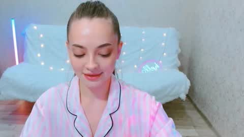 Snapshot of siennamia chatting on May 29, 2026, 5:00 pm Sienna Mia online show from May 29, 2026, 5:00 pm