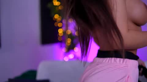 Sienna online show from April 18, 2026, 10:08 am