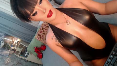 Sierrafina online show from April 7, 2026, 4:02 am