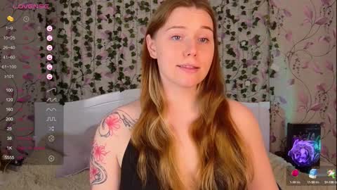 Snapshot of silent_princesses chatting on December 22, 2024, 3:00 pm Chloe online show from December 22, 2024, 3:00 pm