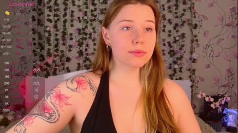 Snapshot of silent_princesses chatting on January 6, 2025, 1:52 pm Chloe online show from January 6, 2025, 1:52 pm