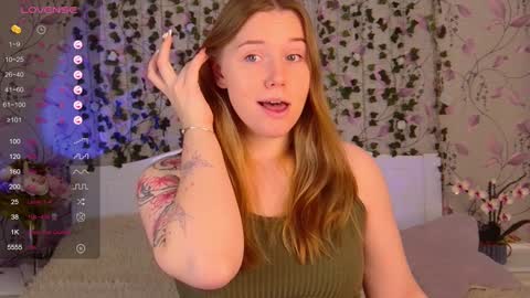 Snapshot of silent_princesses chatting on January 24, 2025, 7:41 am Chloe online show from January 24, 2025, 7:41 am