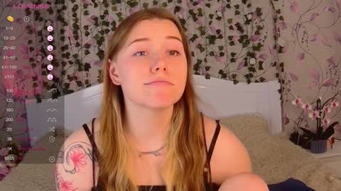 Snapshot of silent_princesses chatting on February 6, 2025, 10:15 am Chloe online show from February 6, 2025, 10:15 am