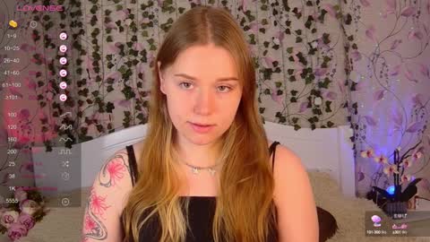 Snapshot of silent_princesses chatting on February 6, 2025, 2:37 pm Chloe online show from February 6, 2025, 2:37 pm