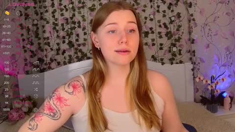 Snapshot of silent_princesses chatting on February 10, 2025, 1:33 pm Chloe online show from February 10, 2025, 1:33 pm