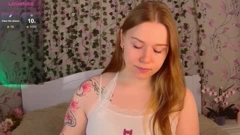 Snapshot of silent_princesses chatting on February 13, 2025, 7:24 am Chloe online show from February 13, 2025, 7:24 am