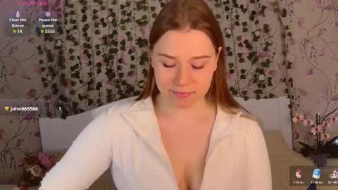 Snapshot of silent_princesses chatting on February 17, 2025, 4:42 am Chloe online show from February 17, 2025, 4:42 am