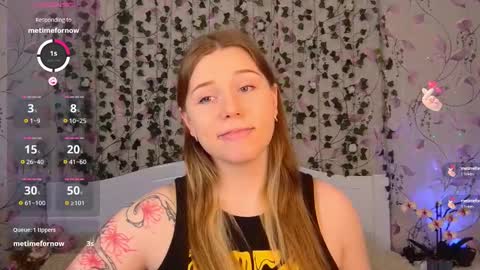 Snapshot of silent_princesses chatting on February 21, 2025, 7:56 am Chloe online show from February 21, 2025, 7:56 am